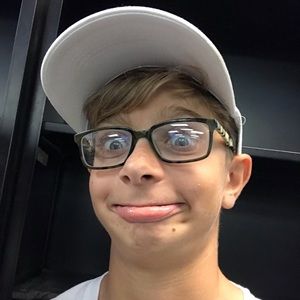 Meet your Posher, Logan